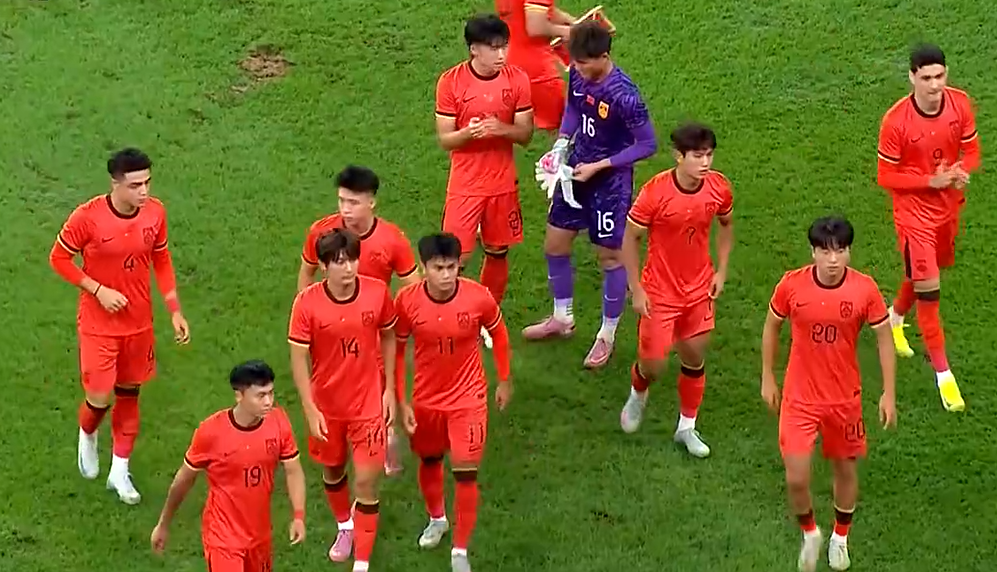 恭喜中国足球!3新星入围足坛最强U20,王钰栋上榜,巴萨包揽前二