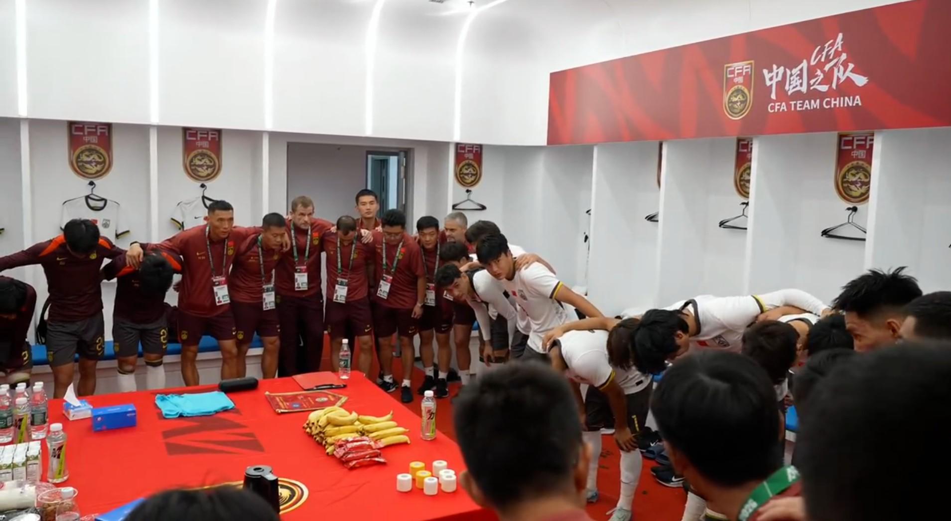 出线关键战，记者：U23国足踢澳大利亚U23或回归大脚踢法